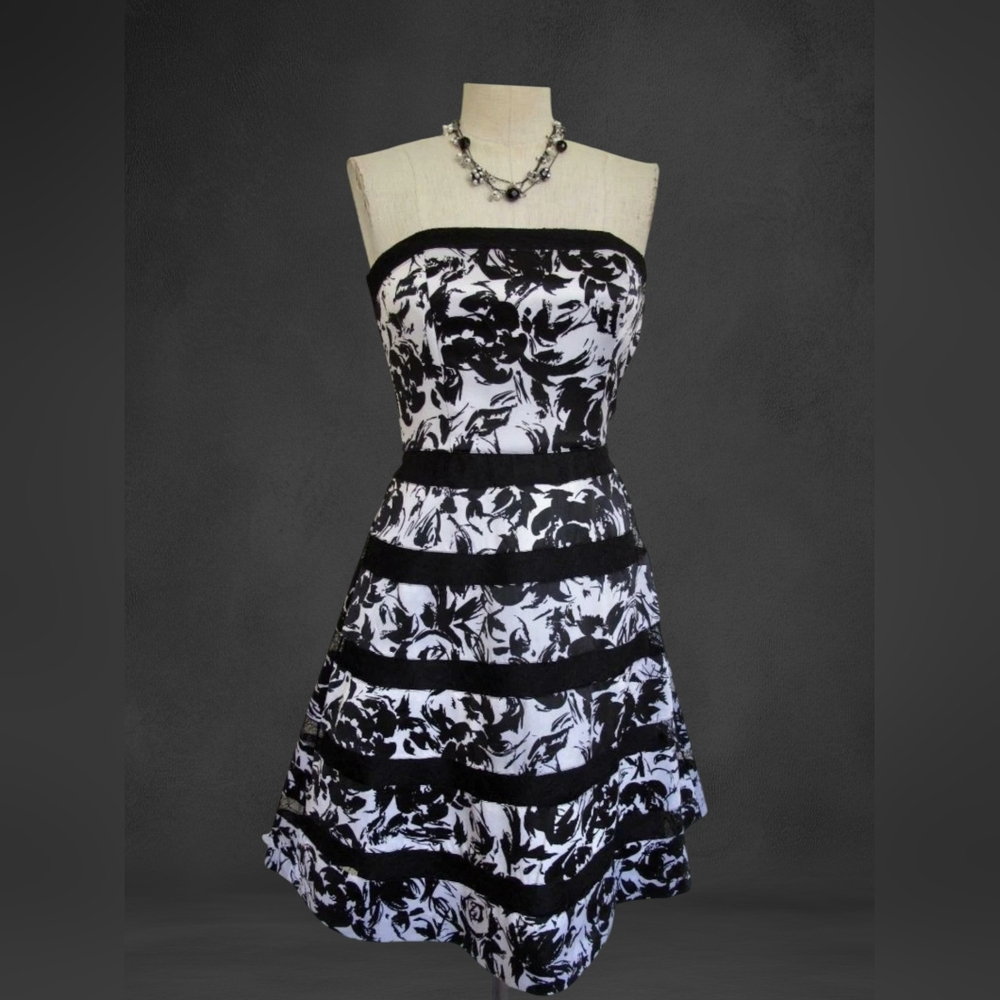 White House Black Market Strapless Monochrome Dress